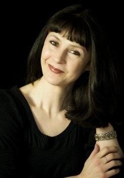 Historical Writers Association member - Essie Fox